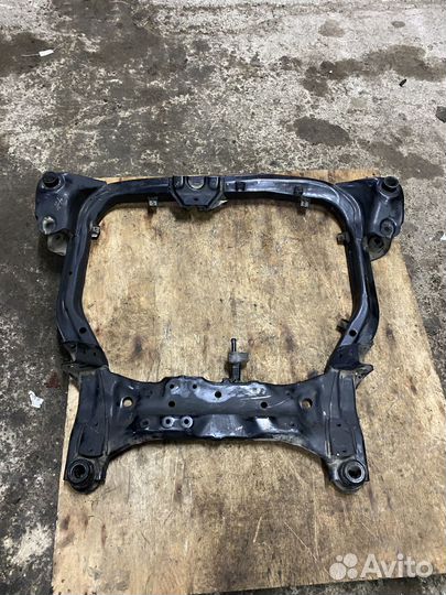Подрамник двигателя Kia Ceed
