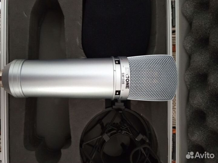 Студийный микрофон