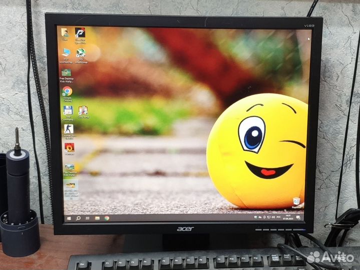 Монитор 19 дюймов Acer квадрат V193 / VGA, DVI