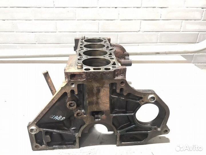 Блок цилиндров Ford Fusion универсал 1.6 fyja 2006