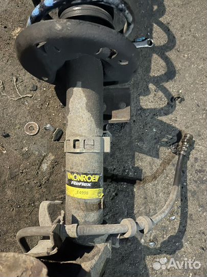 Стойки передние skoda fabia 2