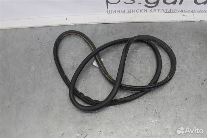 Уплотнитель кузова передней левой двери Volkswage