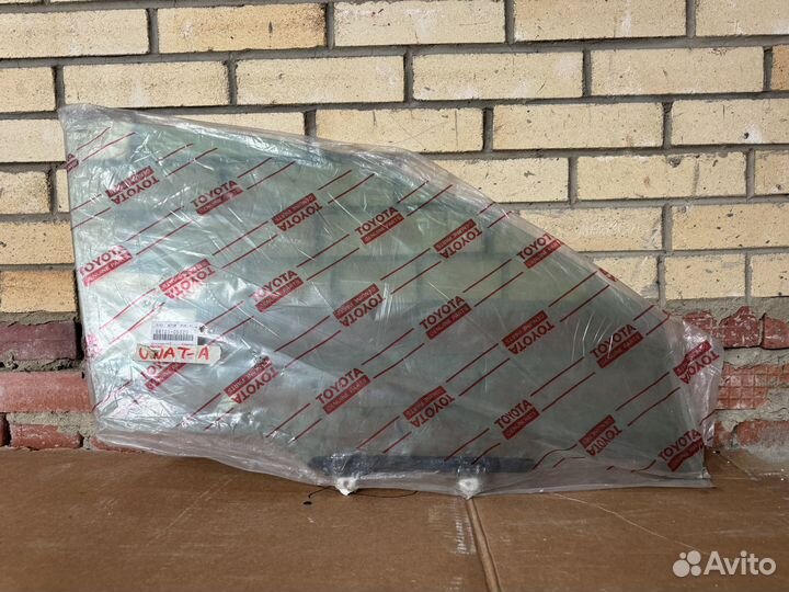 Стекло двери пер пр Toyota Avensis T220 6810105020