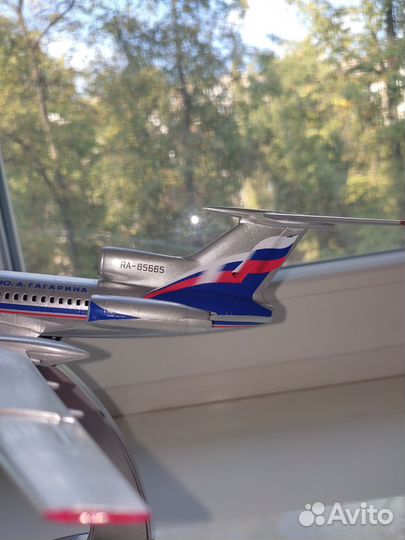 Модель самолета Ту 154