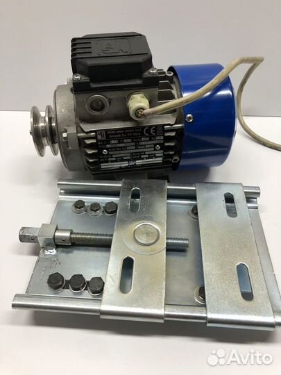 Электродвигатель асинхронный SM 63B4, BA 71D4