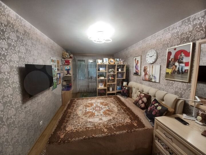 2-к. квартира, 68 м², 1/10 эт.