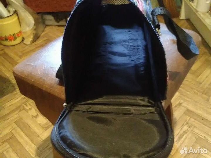 Переноска для кошек или маленьких собачек