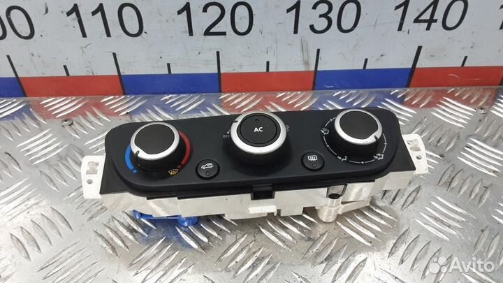 Блок управления климатической установкой Renault M