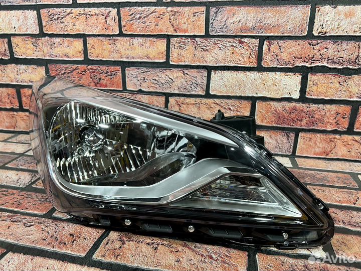 Фара правая Solaris-1 14-17 рестайлинг 92102-4L600