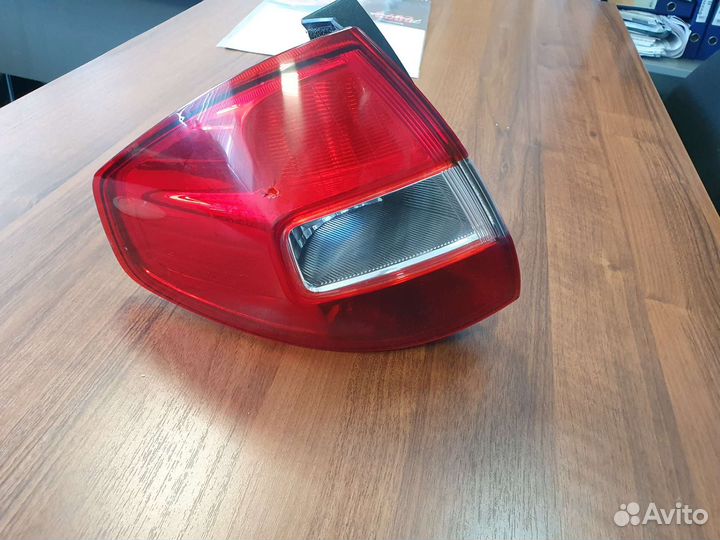 Фонарь задний левый renault kaleos оригинал
