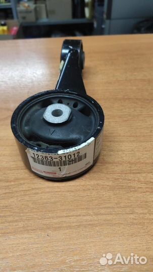 Опора двигателя правая toyota camry