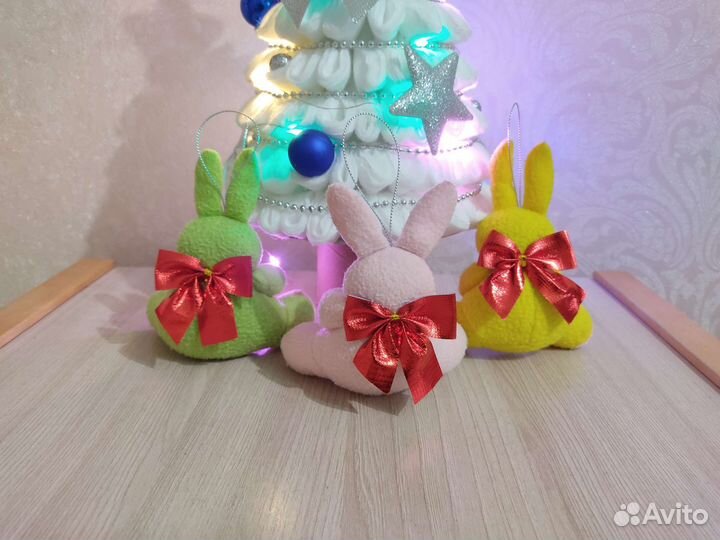 Зайчики праздничные