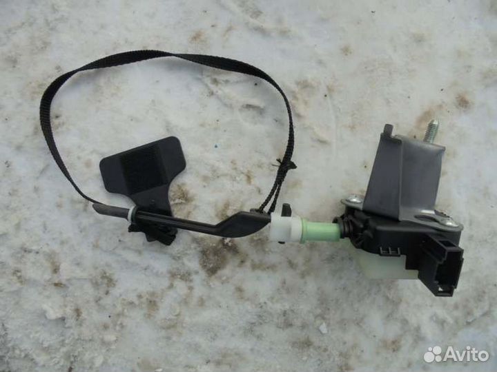 Замок лючка бензобака Toyota Avensis AZT251