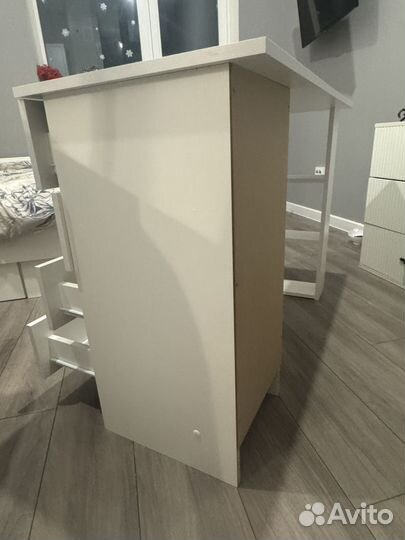 Письменный стол