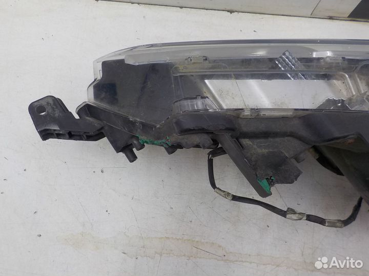 Б/У Б/У Фара правая Toyota Corolla XI 2015-2023