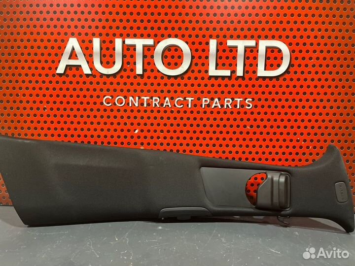 Обшивка стойки центральной правой Mercedes-Benz