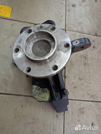 Поворотный кулак VW Crafter
