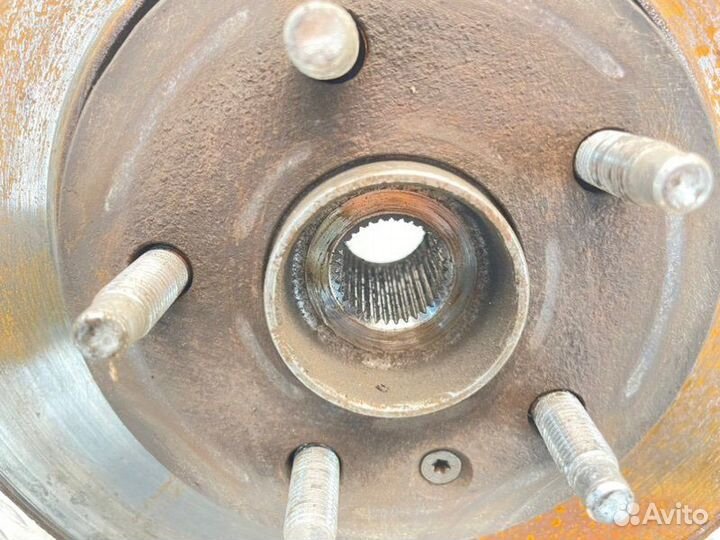 Поворотный кулак передний правый Chevrolet Cruze