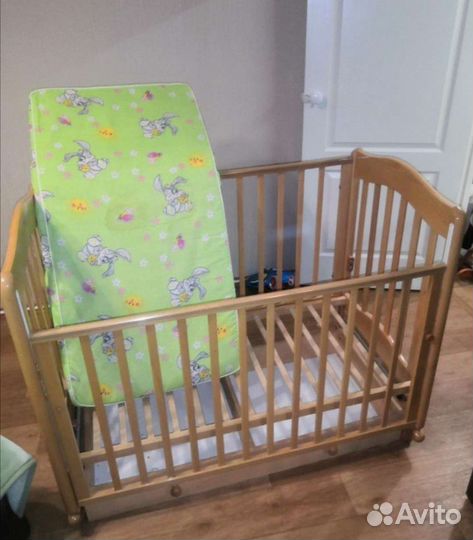 Детская кроватка