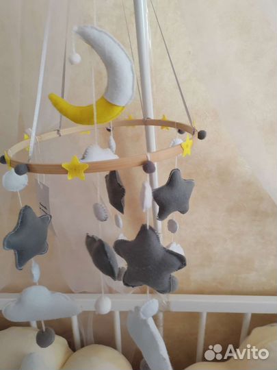 Мобиль на кроватку новый