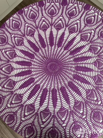 Вязаная скатерть ручной работы