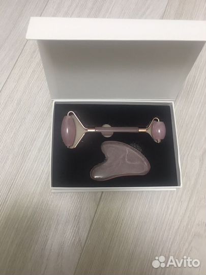 Массажер для лица/роллер и скребок