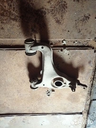 Рычаг передний нижний W210