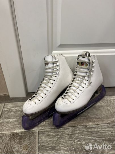 Коньки профессиональные фигурные