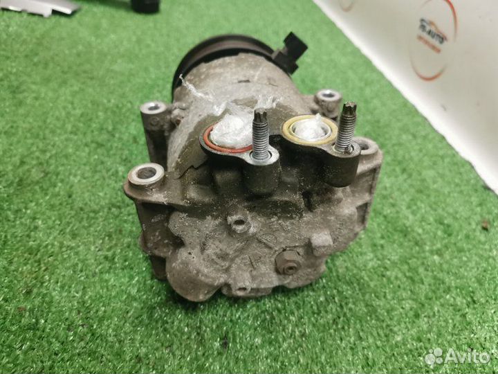 Компрессор кондиционера Ford Fiesta MK6 1.4 spjc