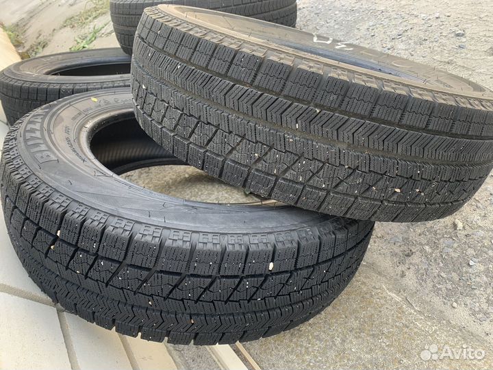 Bridgestone Blizzak VRX 185/65 R15