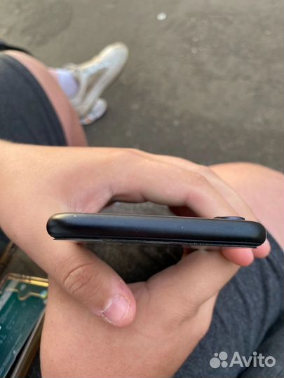 Телефон iPhone хр