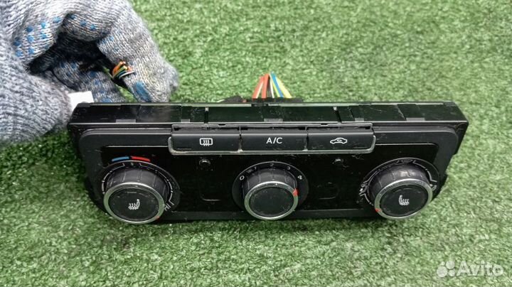 Блок управления климат-контролем Volkswagen Jetta