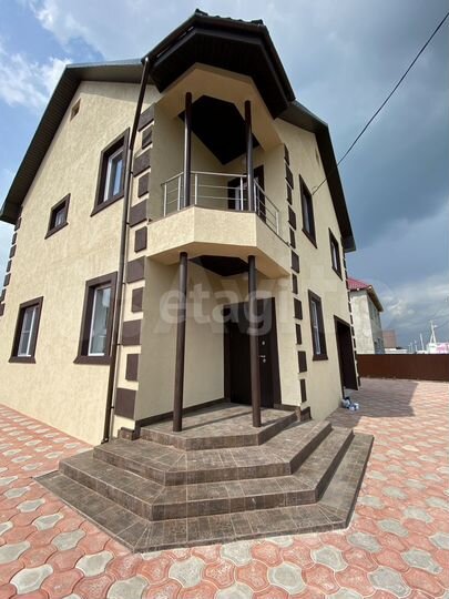 Коттедж 172,7 м² на участке 10 сот.