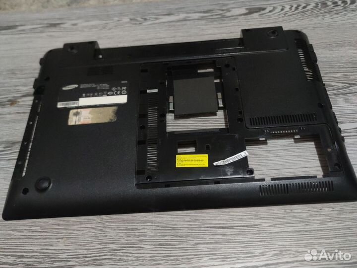 Поддон Samsung NP-RV515