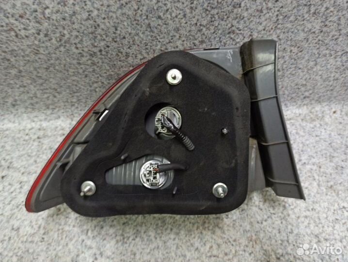 Фонарь правый Honda Civic 4D 2007