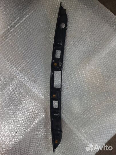 Накладка двери багажника Mercedes-Benz C-Class