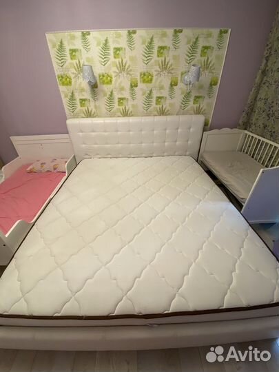 Кровать двухспальная с матрасом 180 200