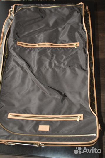 Louis vuitton. портплед оригинал