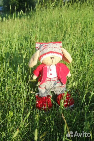 Вязаная игрушка ручной работы Мышонок