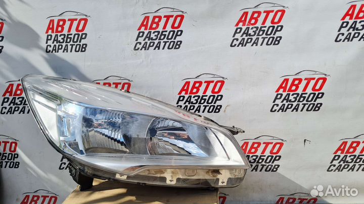 Фара правая Ford Kuga 2 галоген оригинал