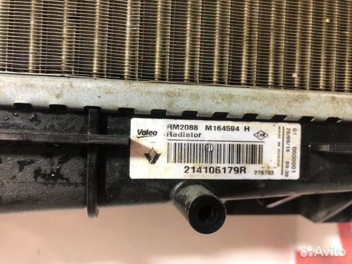 Радиатор охлаждения двигателя Renault Duster 2010