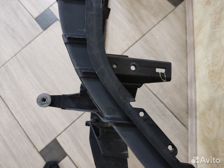 Телевизор Панель передняя Audi Q7 4L0805594A