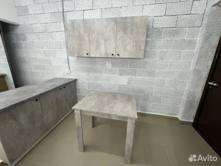 Кухонный стол