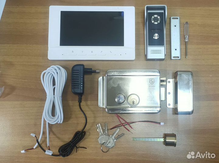 Видеодомофон новый с электрозамком для дома