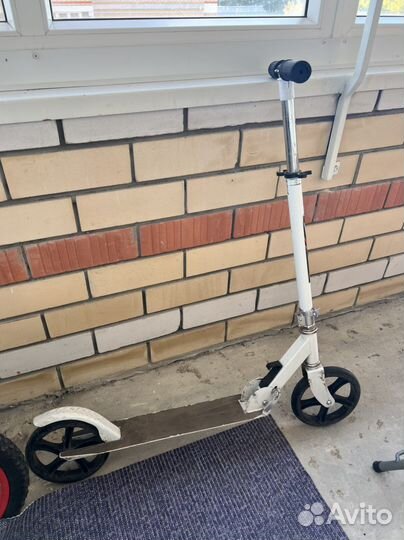 Продам двухколесный детский велосипед и самокат