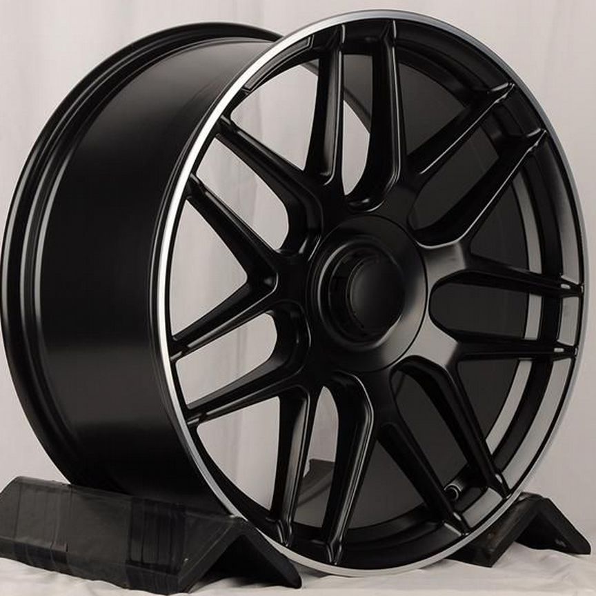 KoKo Kuture K7040 : 8,5x18 5*112 Et:43 Dia:66,6 Matt Black Lip Polish