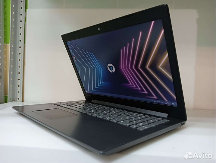 Ноутбук i5 8250U 3.4Ghz 8gb SSD 240gb mx150 2gb