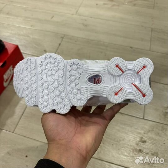 Кроссовки белые Nike Shox tl