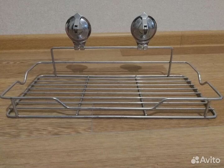 Полка-решетка и крючок на вакуумной присоске