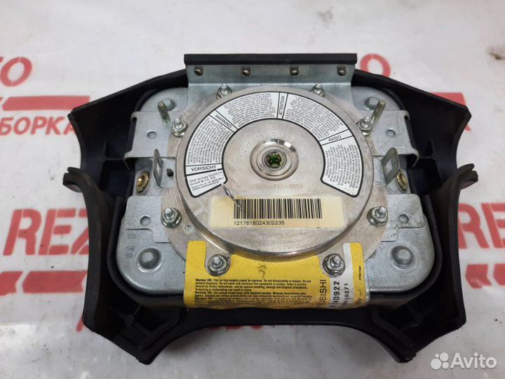 Подушка безопасности водителя Mitsubishi Carisma
